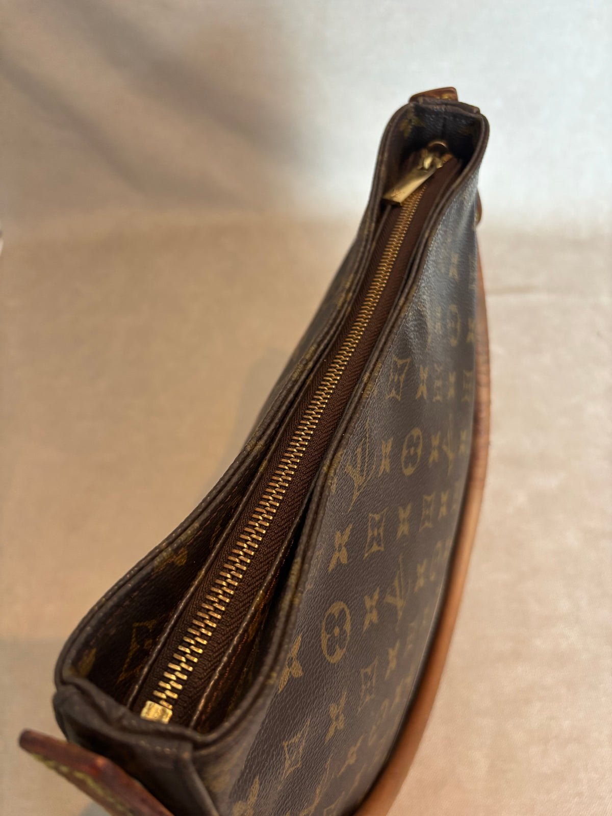 Louis Vuitton Looping MM