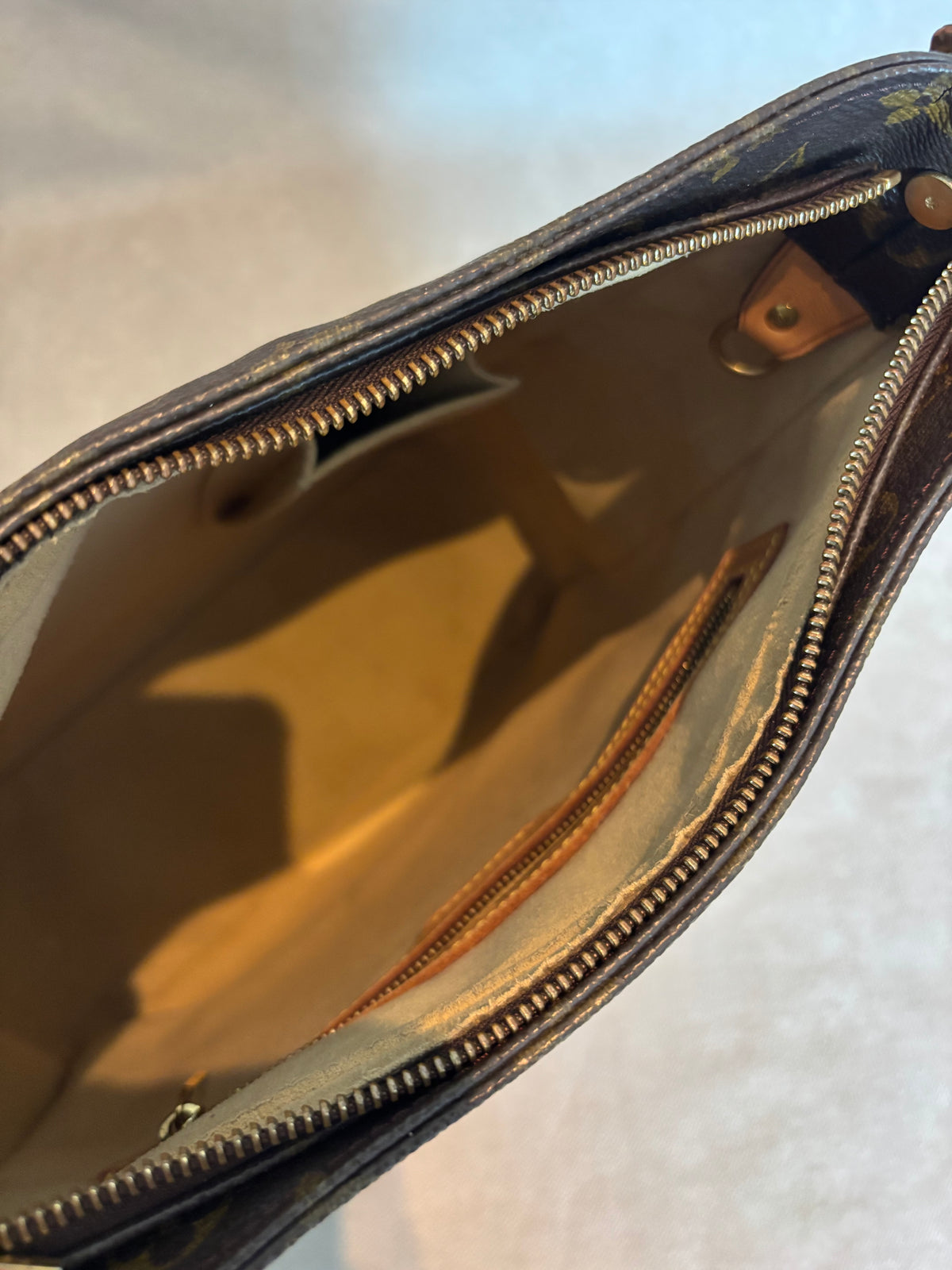 Louis Vuitton Looping MM