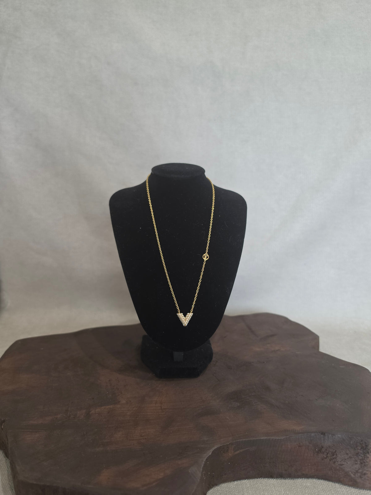 Louis Vuitton V Ketting
